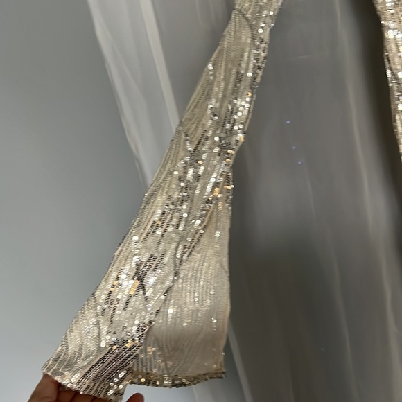 Beautiful sequence dress. To small - Picture 2 of 4